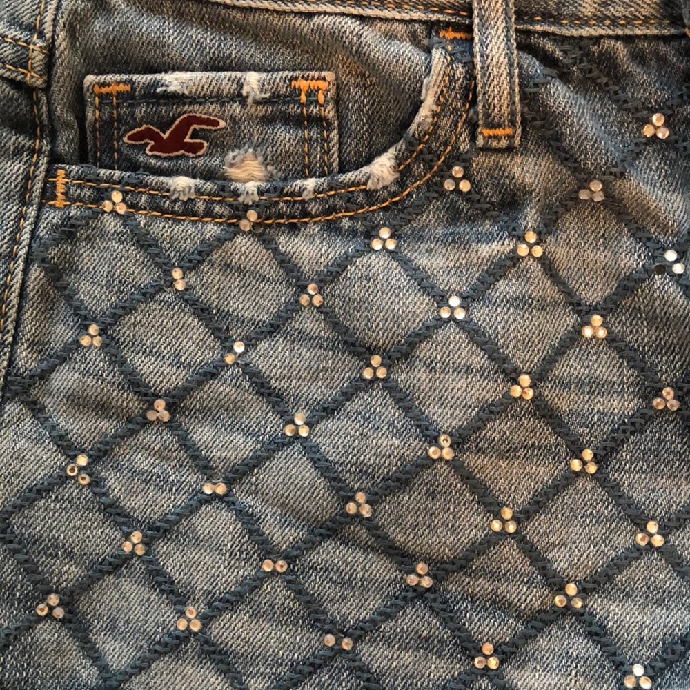 Shorts - Picture 2 of 5